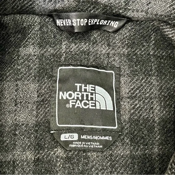 The North Face Plaid Jacket - Picture 4 of 5